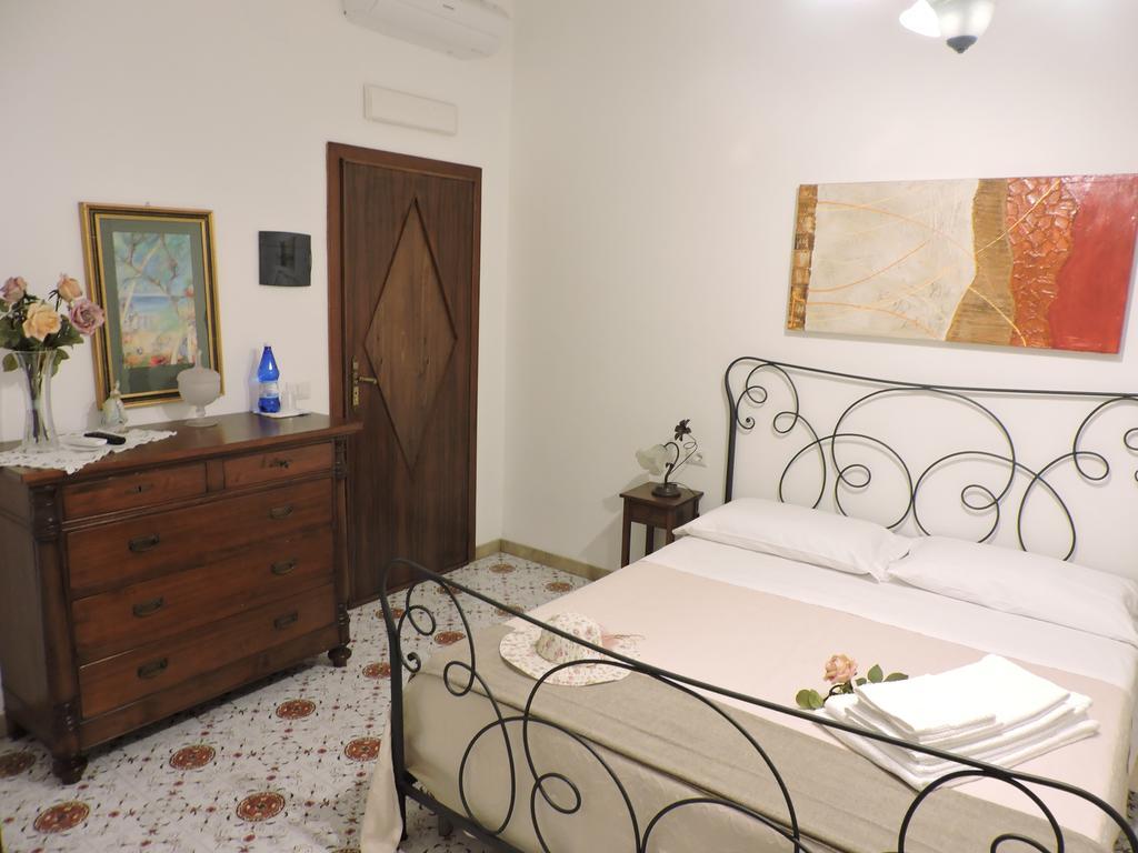 B&B Il Muro Vecchio Giardini Naxos Bilik gambar