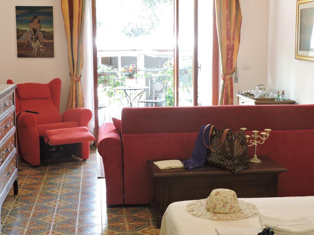 B&B Il Muro Vecchio Giardini Naxos Bilik gambar