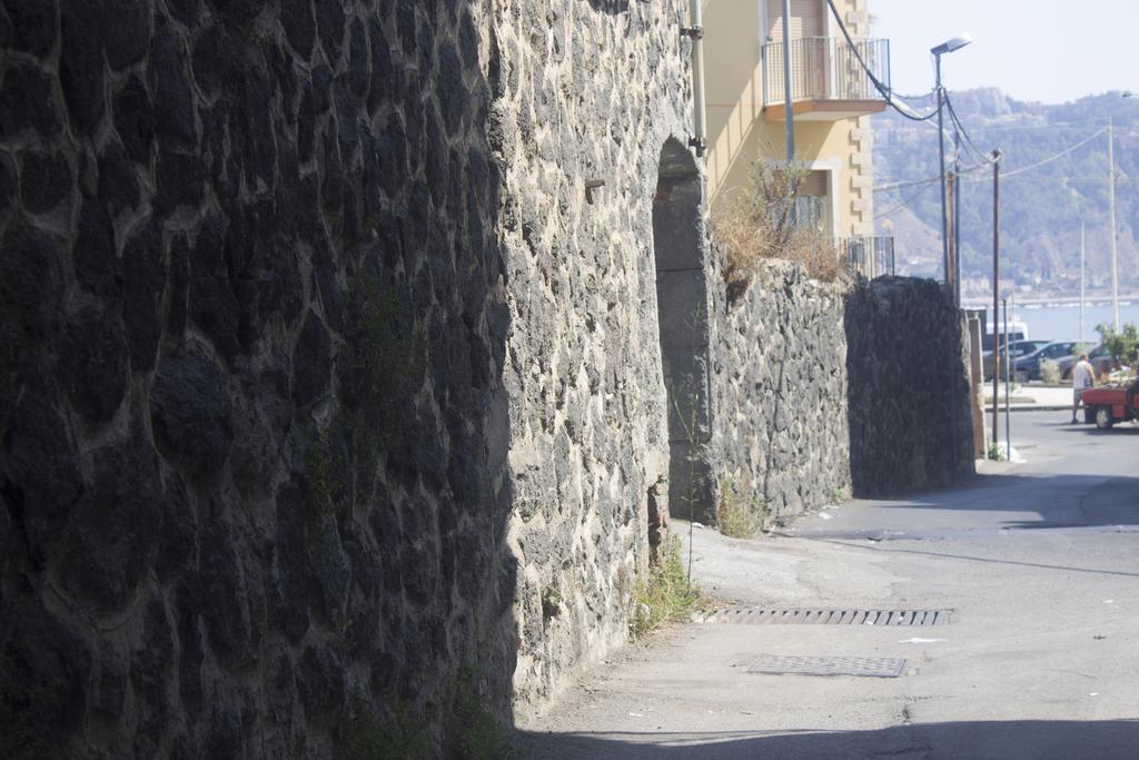 B&B Il Muro Vecchio Giardini Naxos Luaran gambar