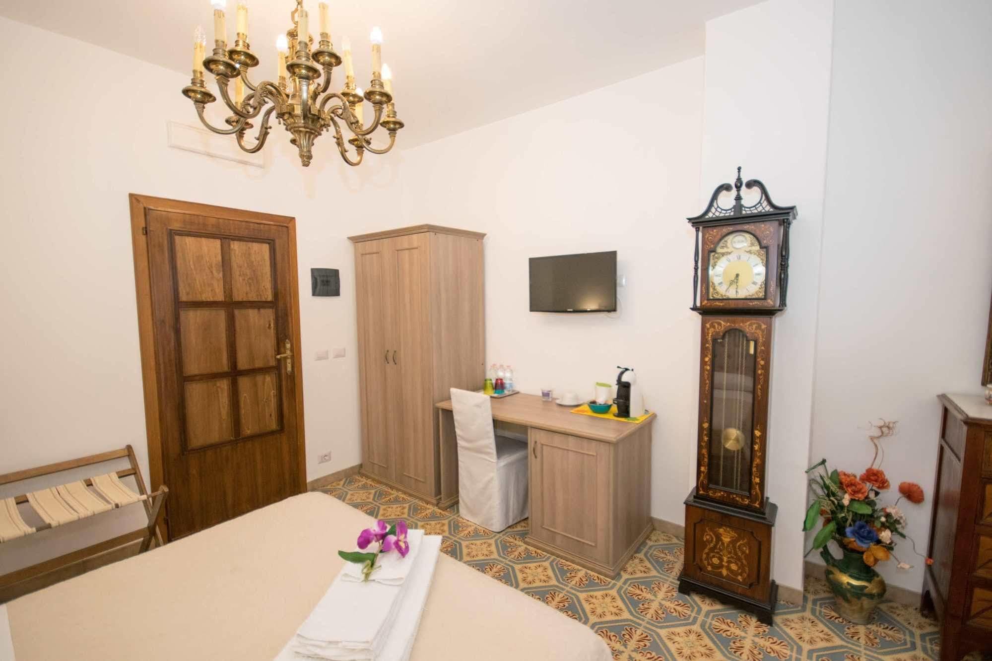 B&B Il Muro Vecchio Giardini Naxos Luaran gambar